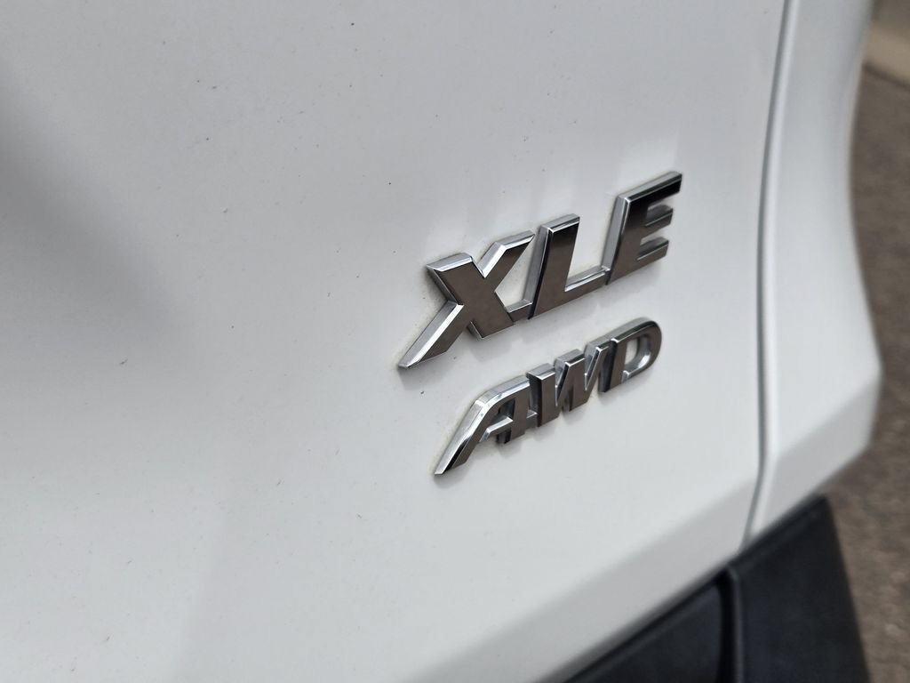Used 2024 Toyota RAV4 XLE AWD/4WD image 28