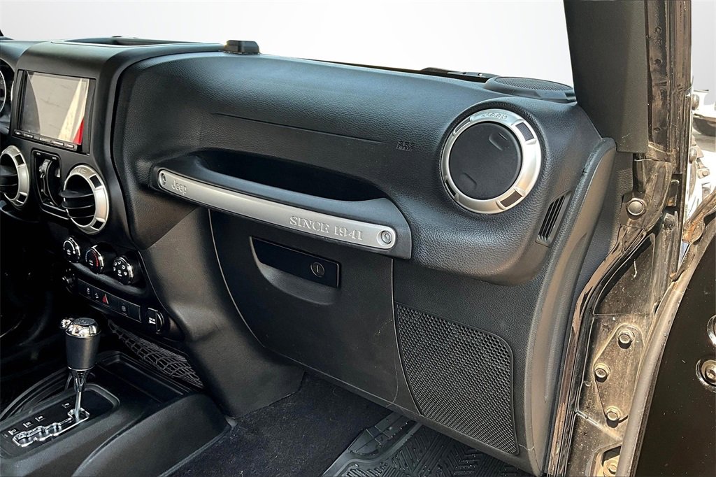 Used 2018 Jeep Wrangler Unlimited Sahara image 24