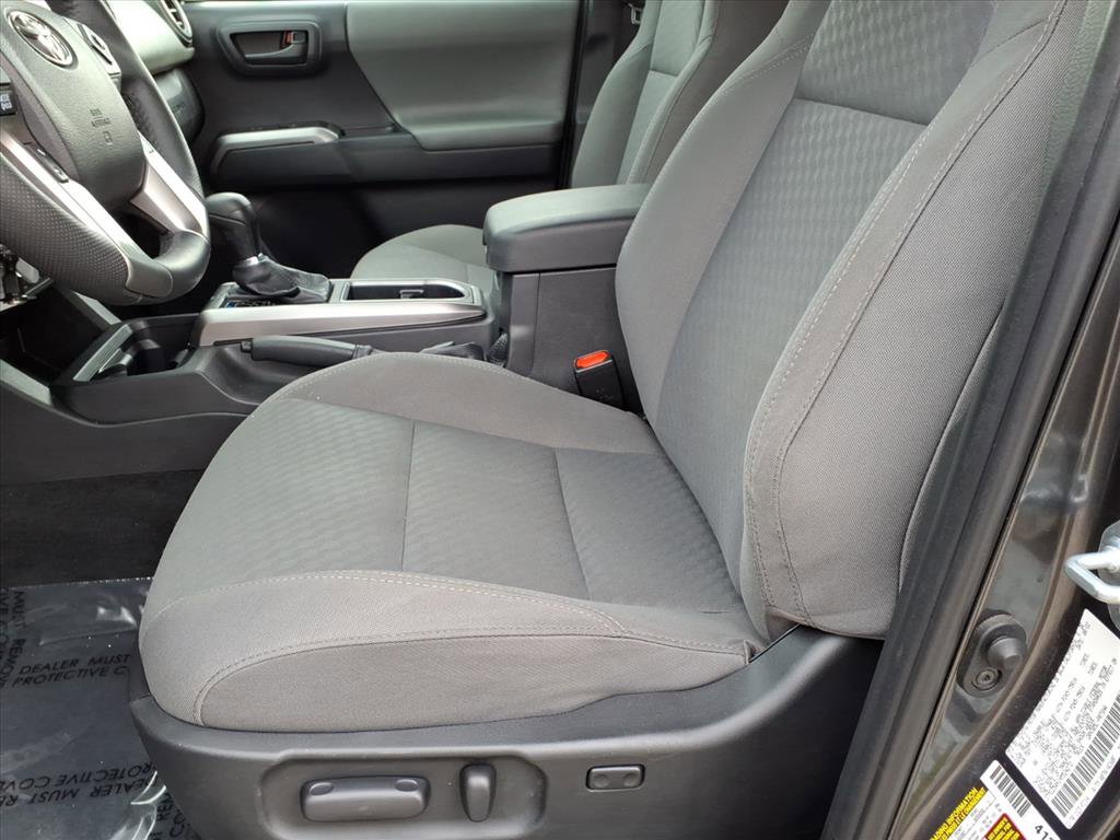 Certified 2022 Toyota Tacoma SR5 AWD/4WD image 14