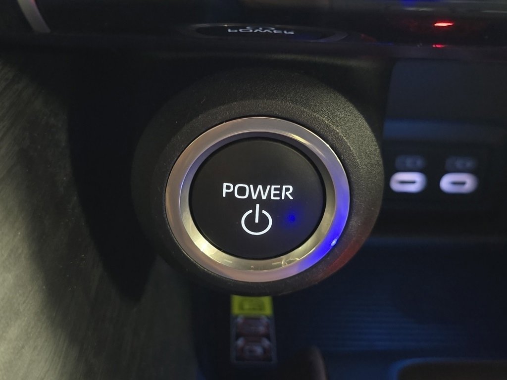 Certified 2024 Toyota Venza Limited image 28