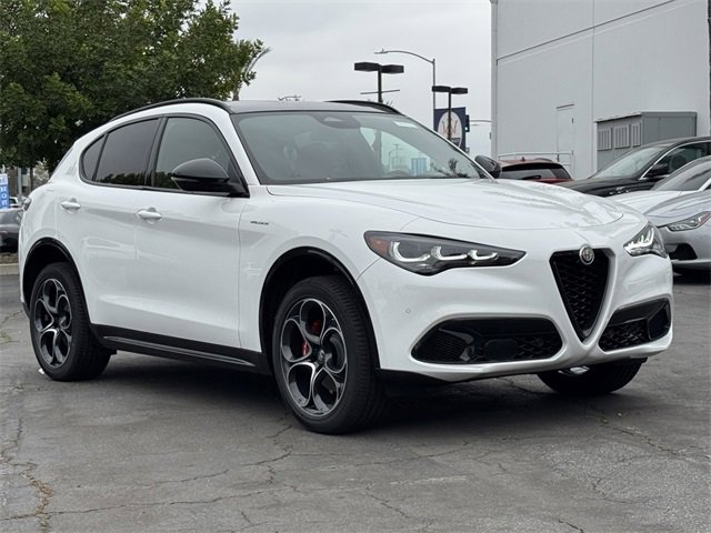 New 2025 Alfa Romeo Stelvio Sprint w/ Veloce Package video 1