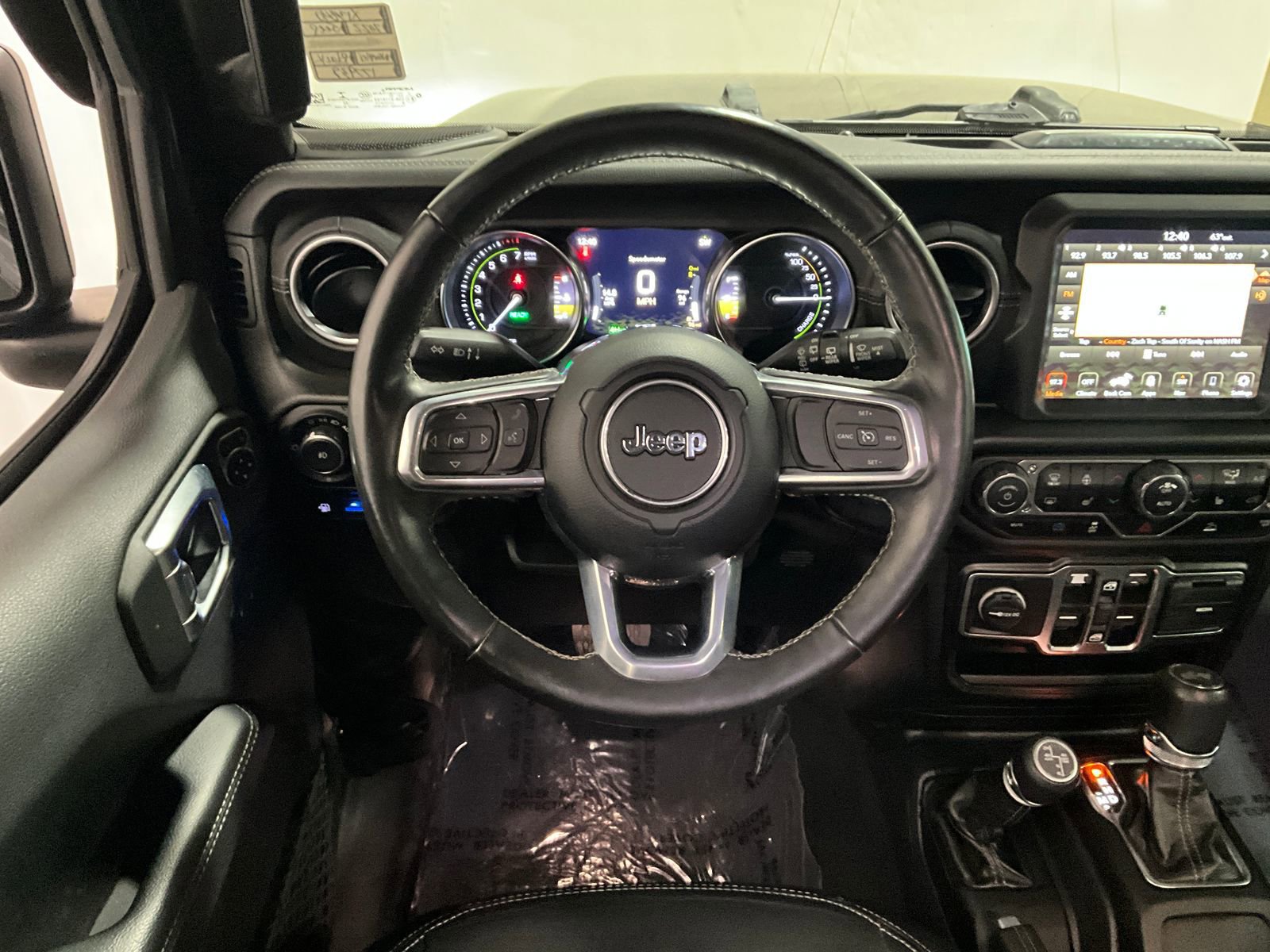 Used 2022 Jeep Wrangler Unlimited Sahara w/ Cold Weather Group AWD/4WD image 7