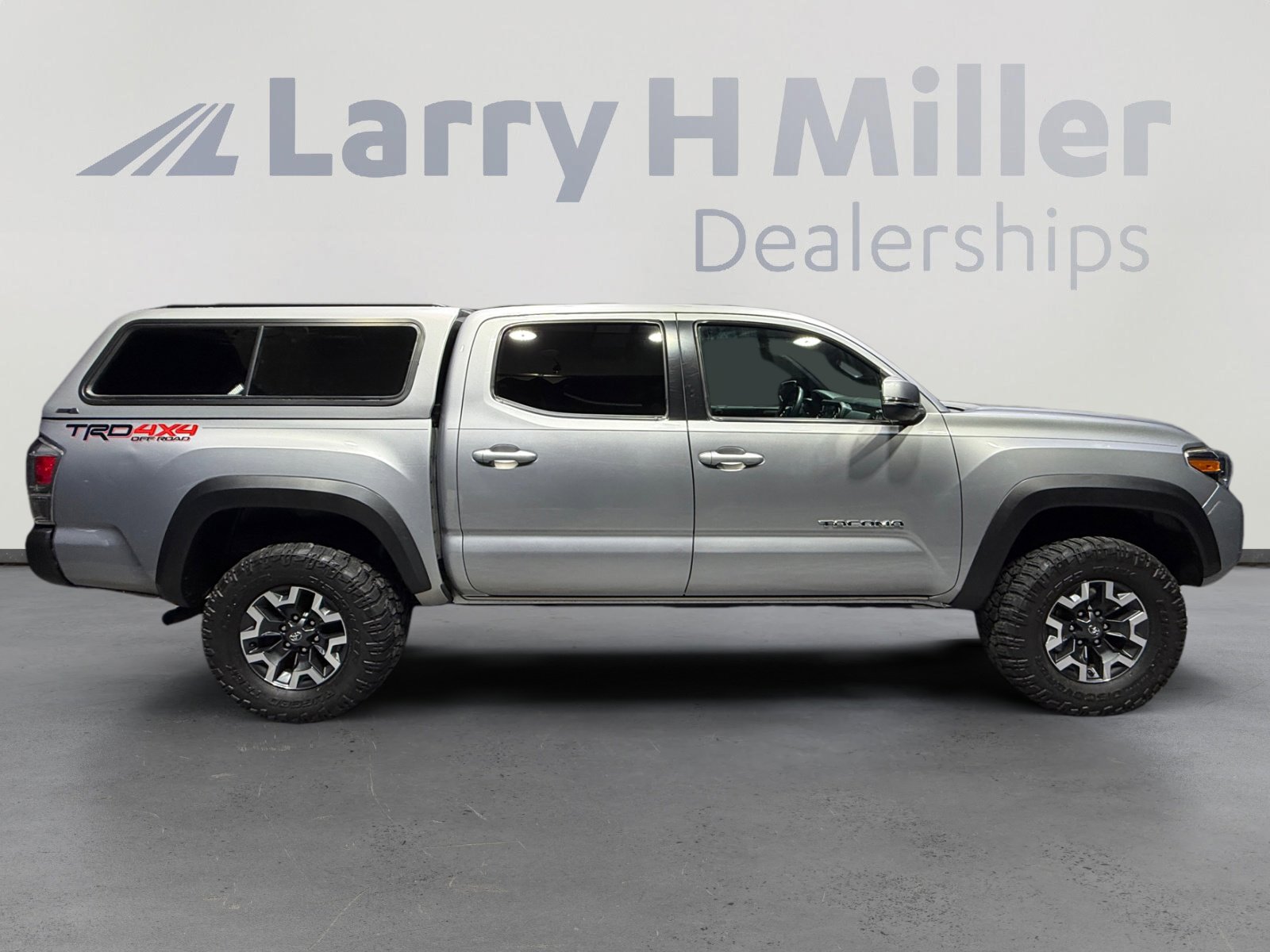 Used 2021 Toyota Tacoma TRD Off-Road w/ Technology Package image 6