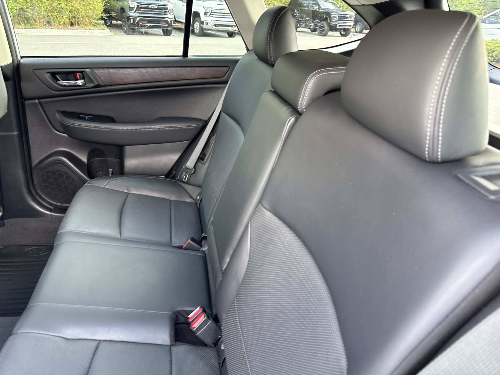 Used 2017 Subaru Outback 3.6R Limited AWD/4WD image 11