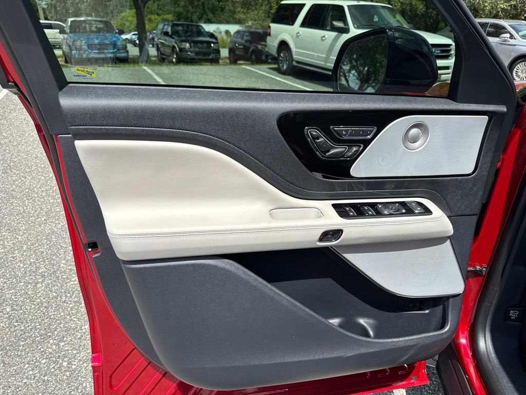 New 2025 Lincoln Aviator Reserve image 19