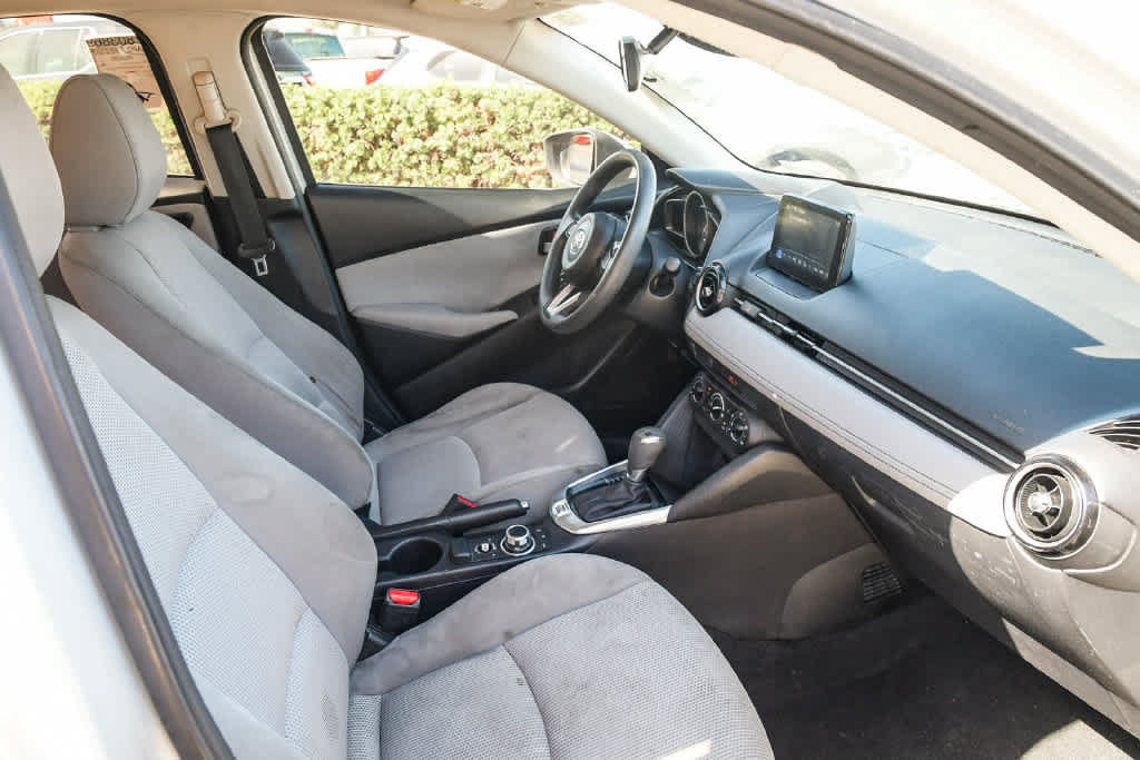 Used 2019 Toyota Yaris LE FWD image 15