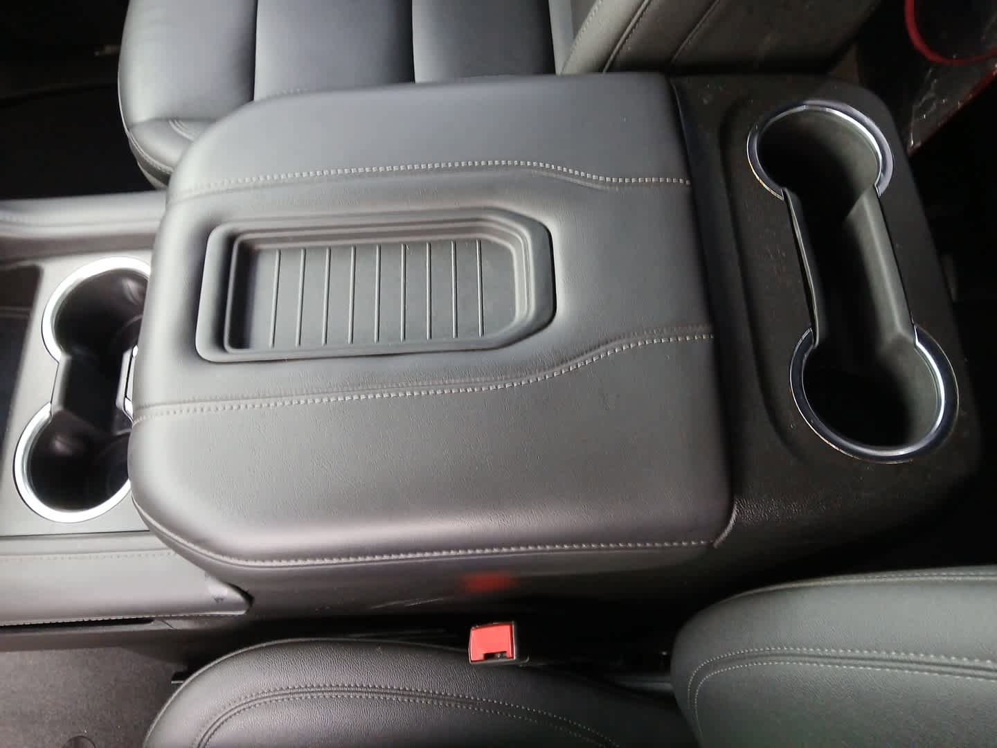 Used 2022 Chevrolet Suburban LT w/ Luxury Package RWD image 43
