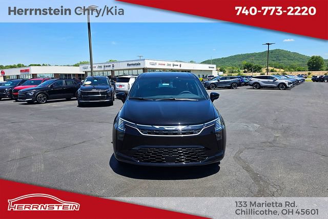 New 2027 Chrysler Pacifica Select FWD image 2