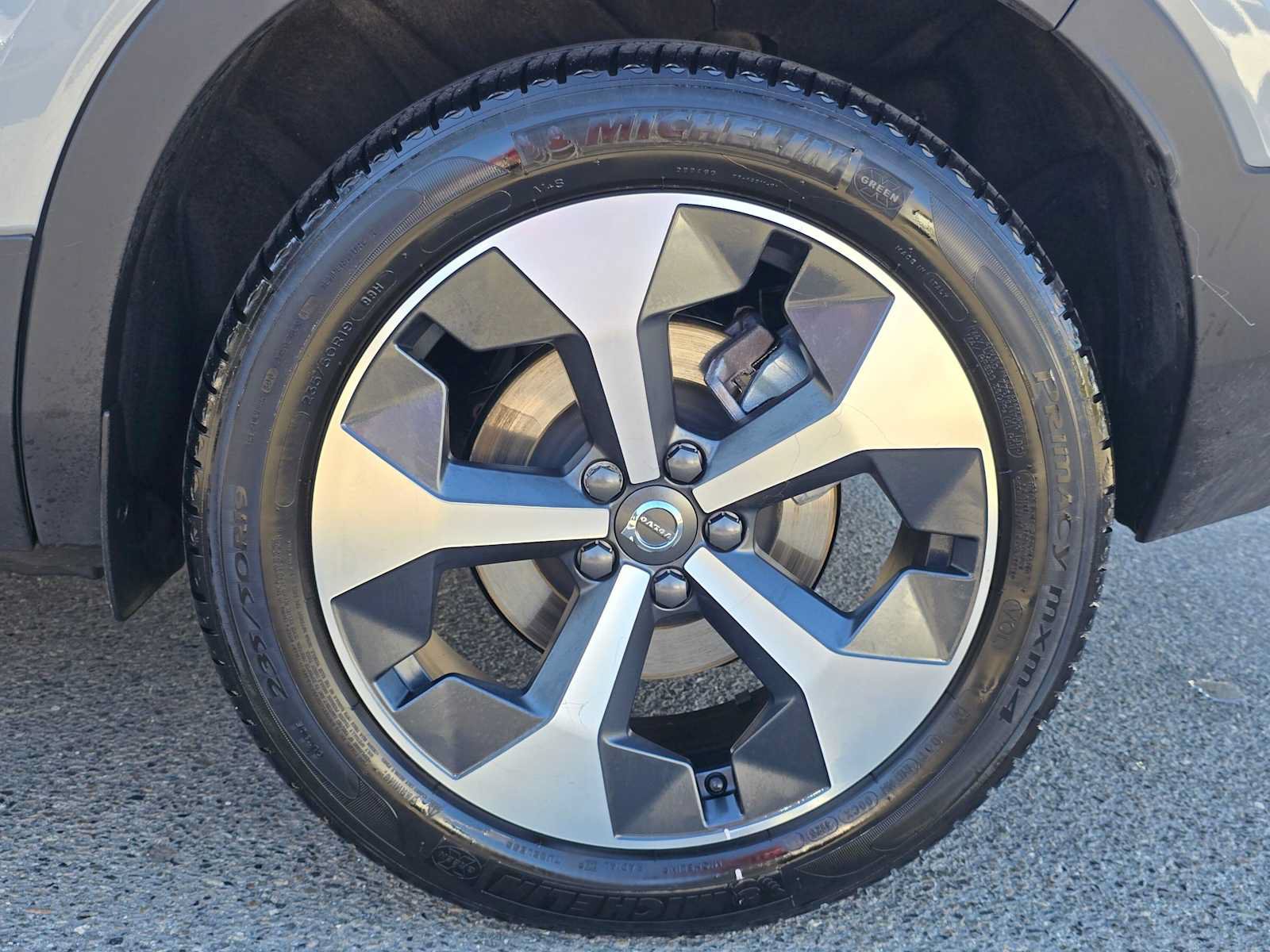Certified 2026 Volvo XC40 B5 Plus AWD/4WD image 10