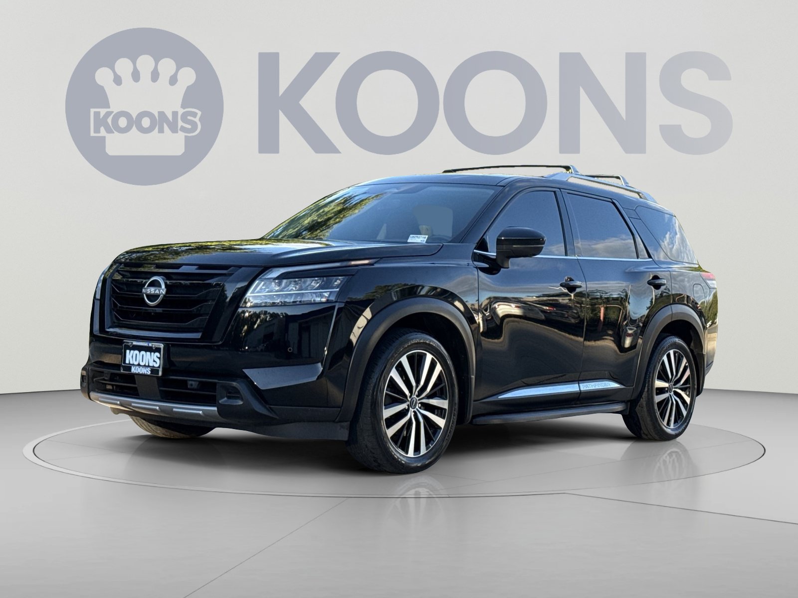 Used 2023 Nissan Pathfinder Platinum w/ Lighting Package (N93) AWD/4WD image 1