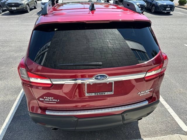 Used 2022 Subaru Ascent Limited w/ Technology Package AWD/4WD image 3