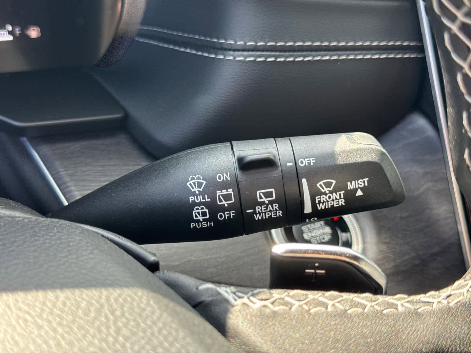 New 2025 Jeep Grand Cherokee Limited w/ Black Appearance Package image 18