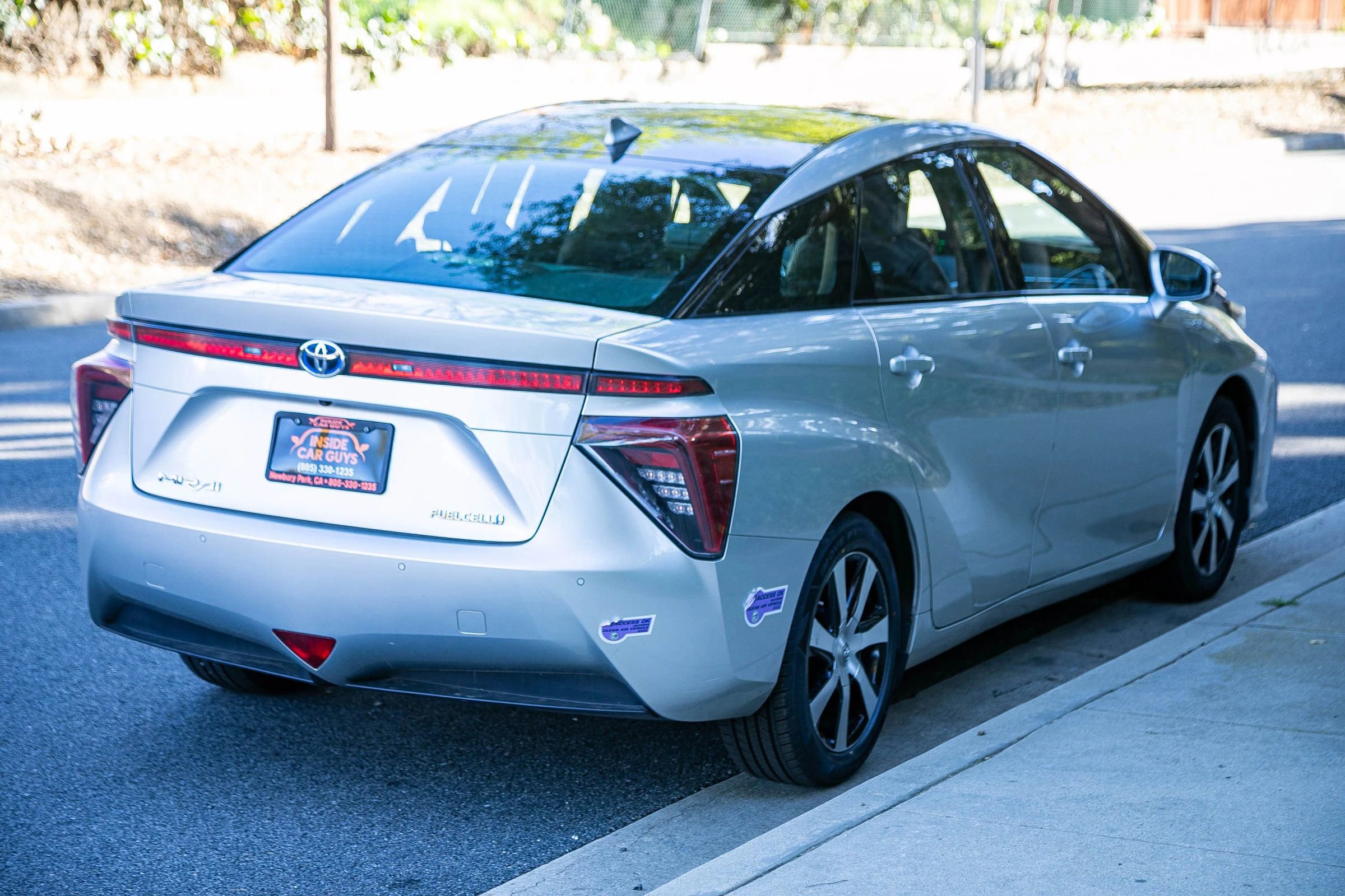 Used 2018 Toyota Mirai FWD image 4
