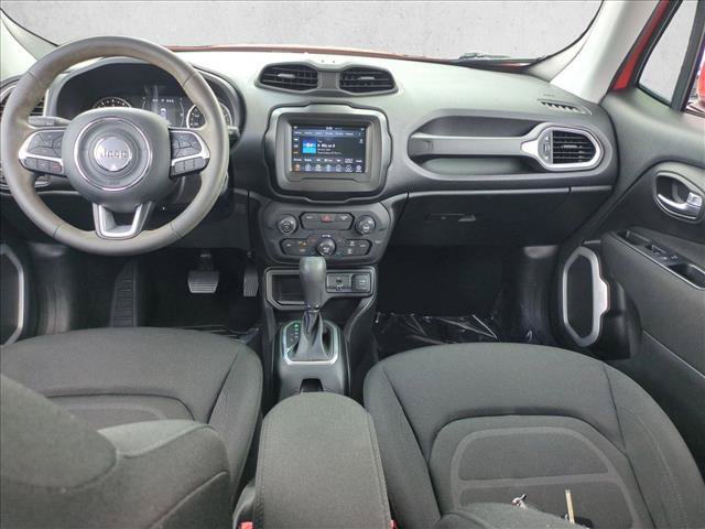 Used 2019 Jeep Renegade Latitude FWD image 16