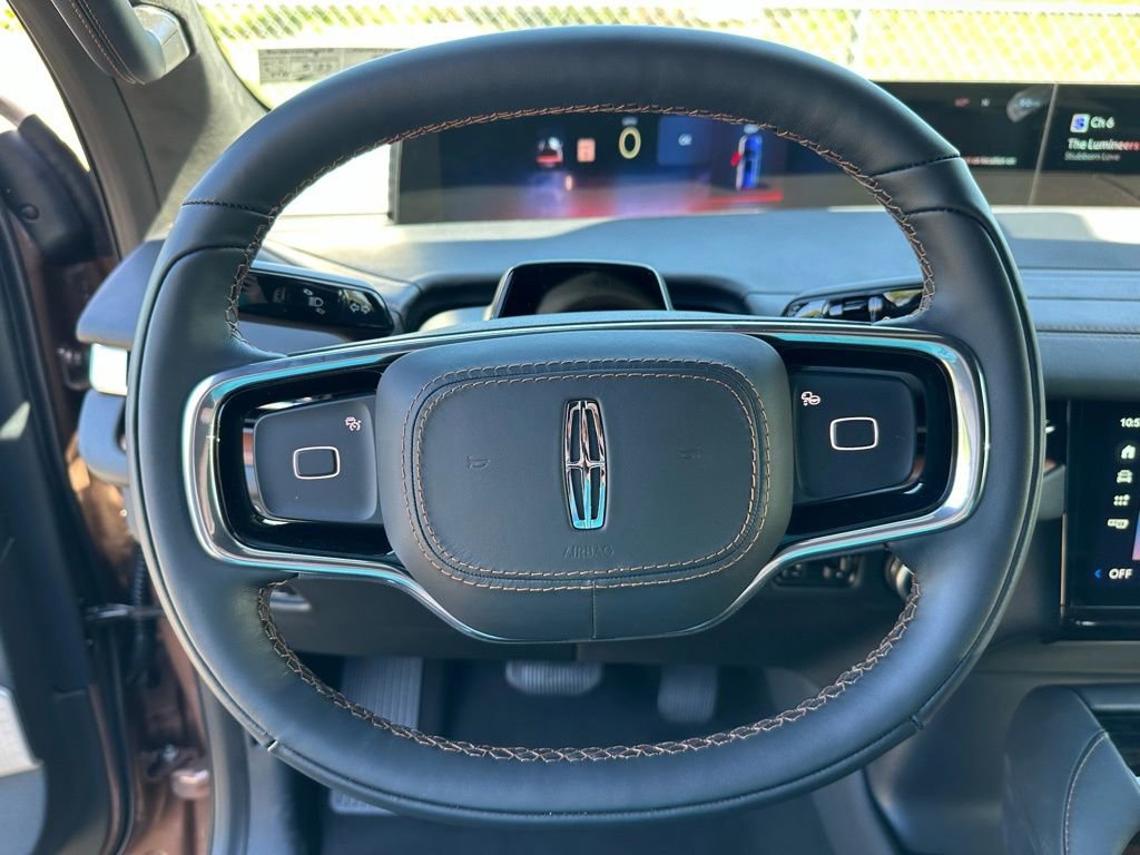 New 2026 Lincoln Navigator L Black Label AWD/4WD image 8