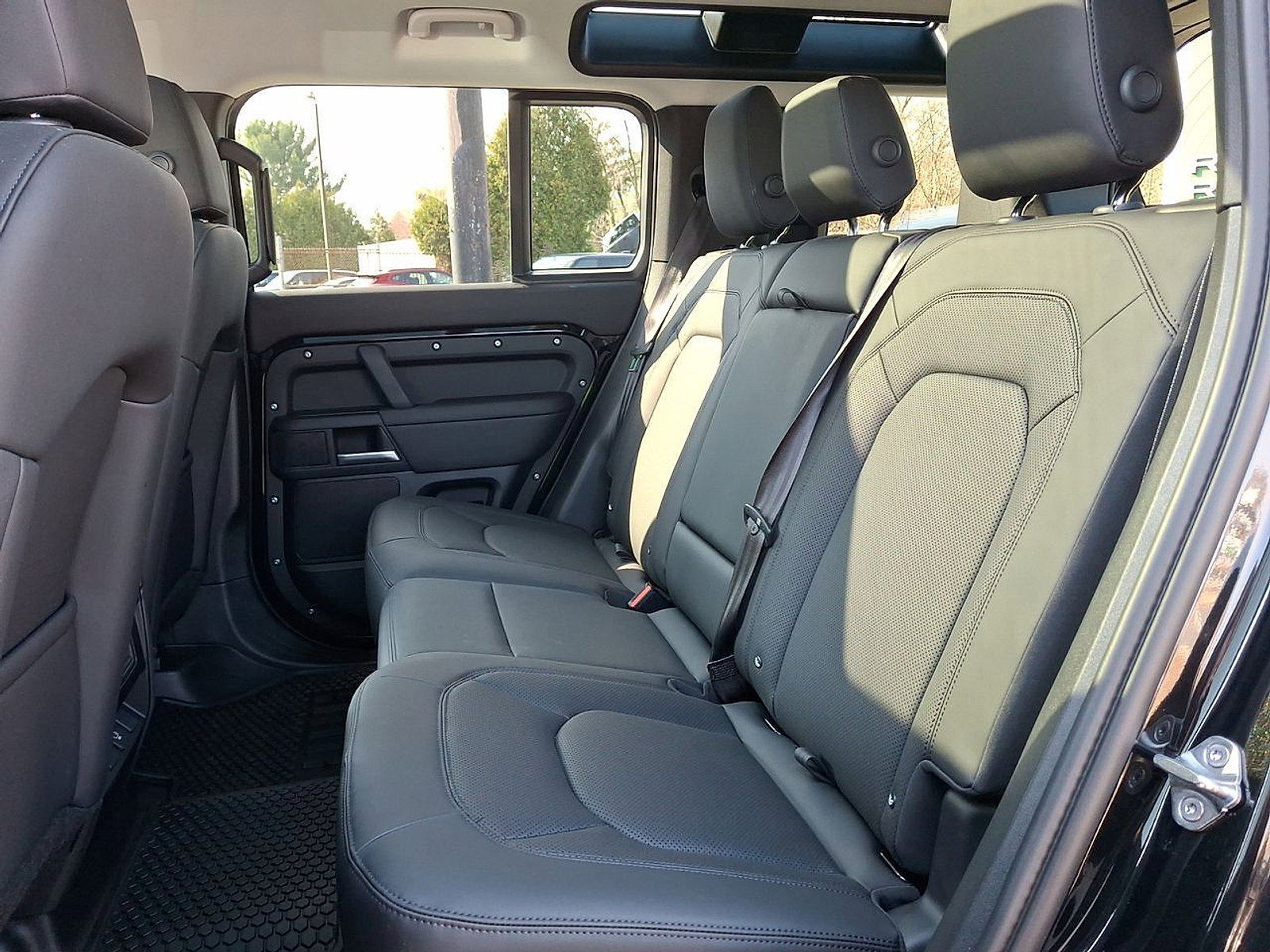 Certified 2025 Land Rover Defender 110 S image 28