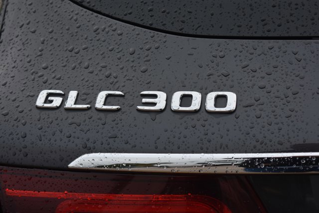 Used 2022 Mercedes-Benz GLC 300 image 7