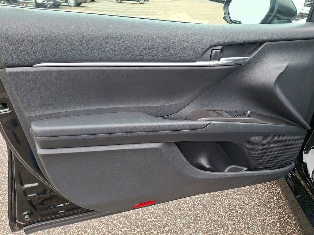 Used 2021 Toyota Camry LE FWD image 14