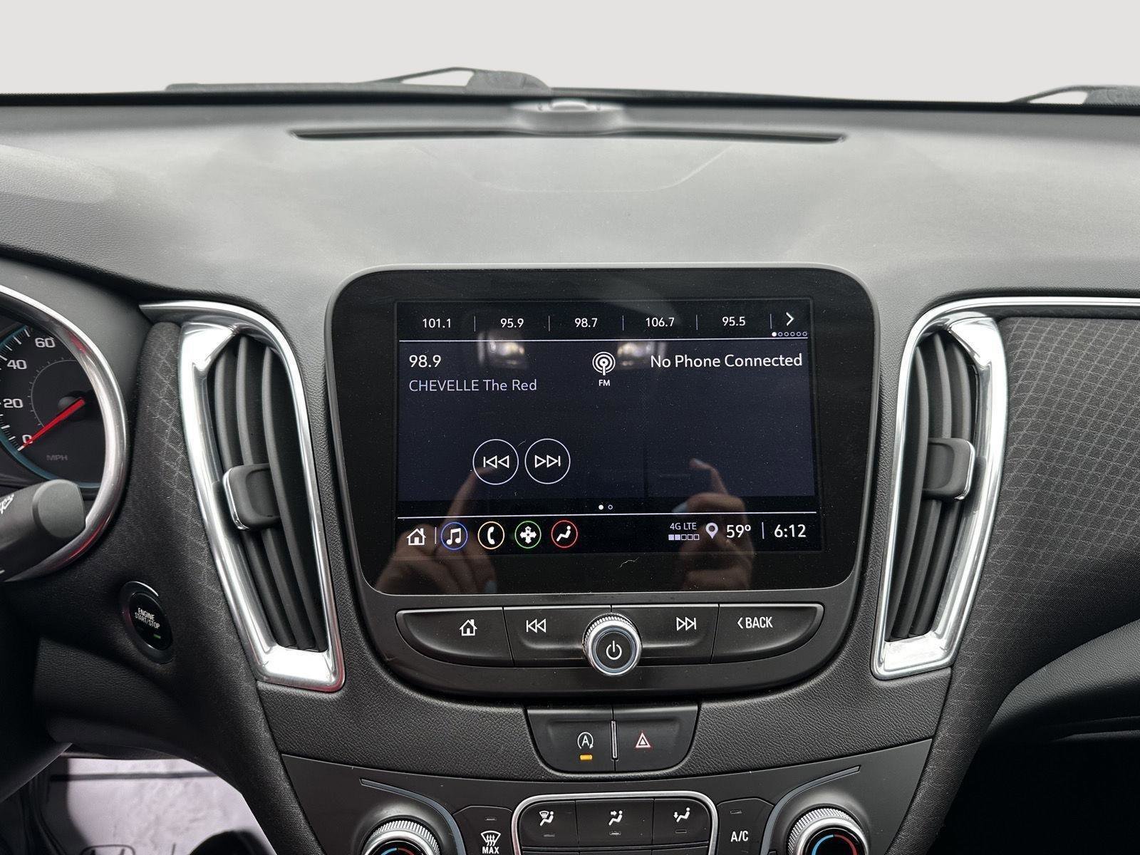 Used 2021 Chevrolet Malibu LT FWD image 14