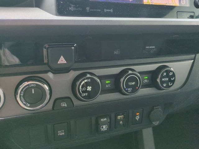 Used 2018 Toyota Tacoma TRD Off-Road AWD/4WD image 27