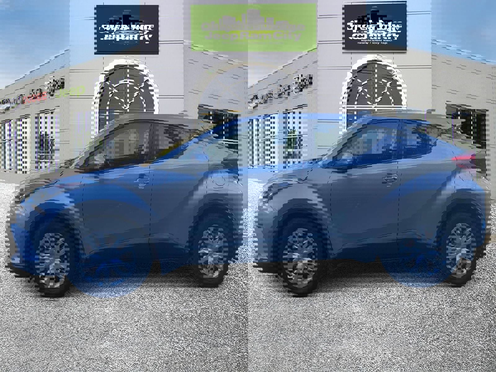 Used 2019 Toyota C-HR XLE image 5