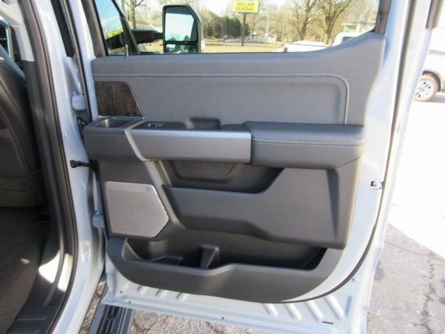 New 2026 Ford F350 Lariat w/ Black Appearance Package image 30