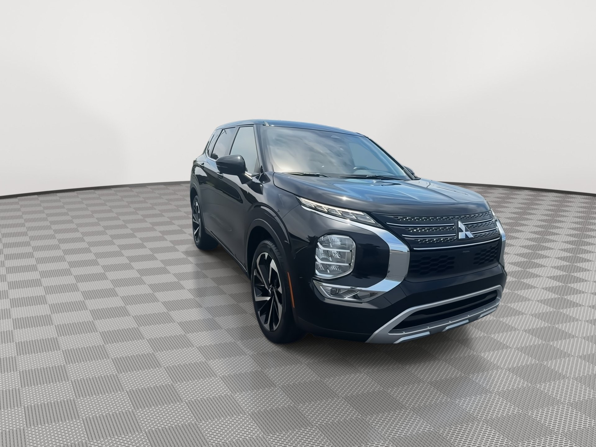 Used 2024 Mitsubishi Outlander SE FWD image 2