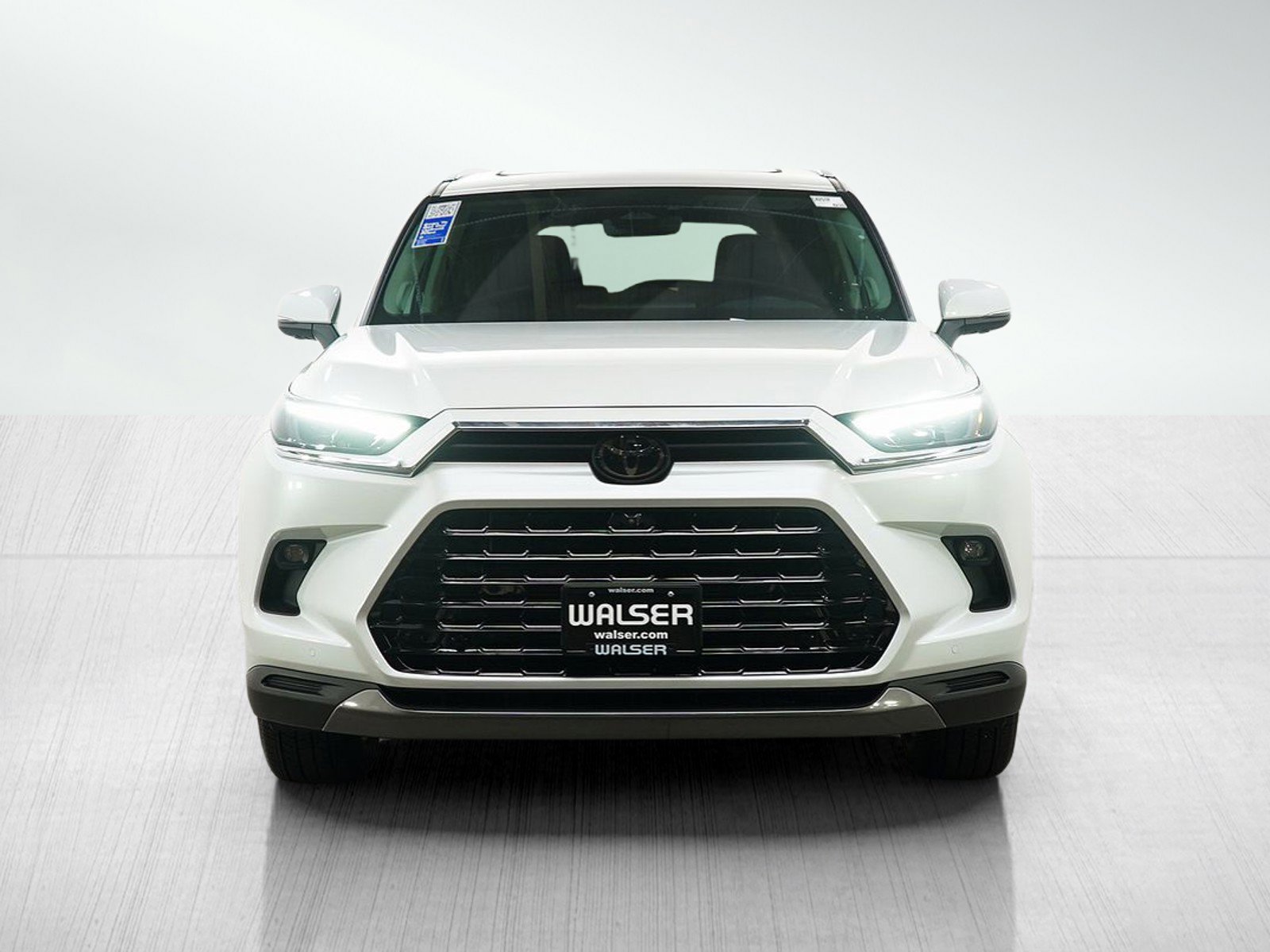 Used 2024 Toyota Grand Highlander Limited image 8