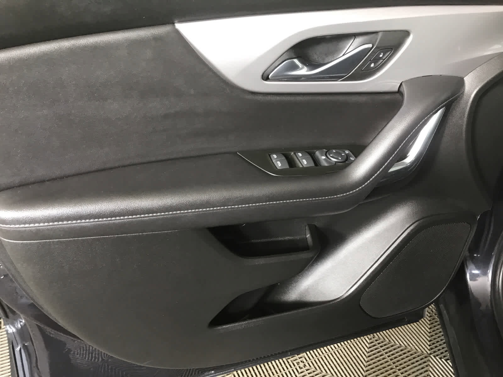 Used 2022 Chevrolet Blazer LT image 30