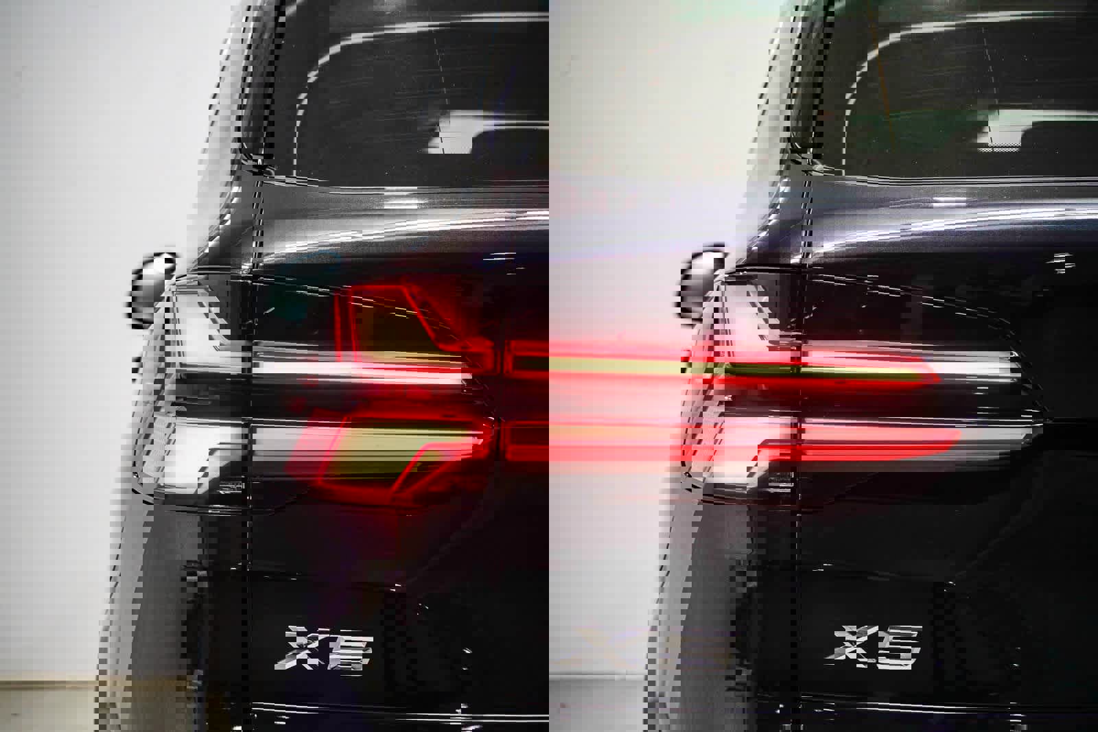 Used 2024 BMW X5 xDrive50e w/ Executive Package image 9