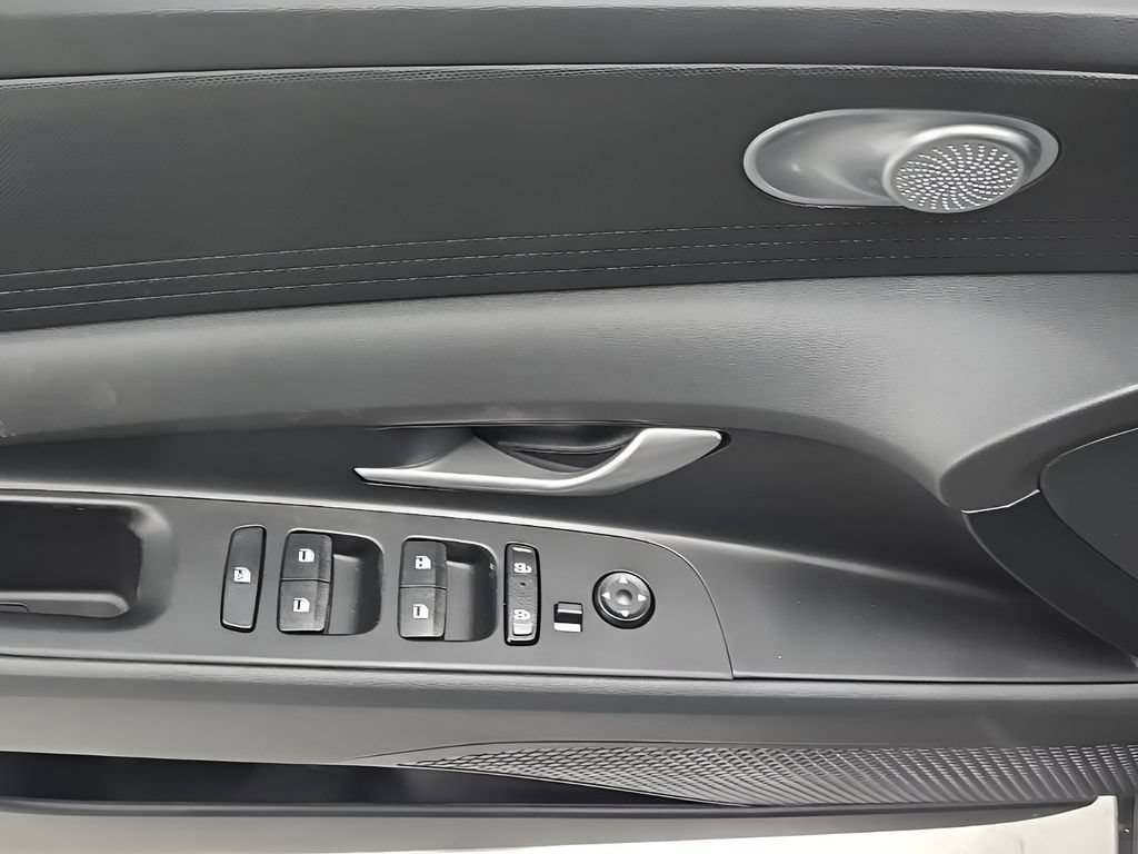 New 2026 Hyundai Elantra SE FWD image 12