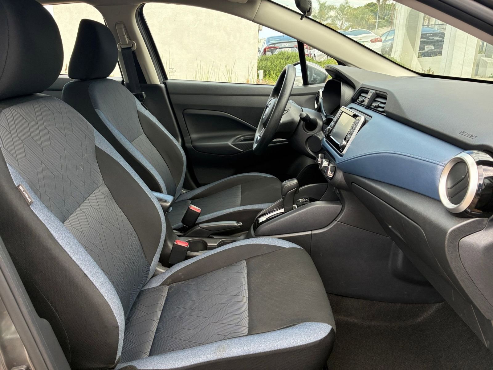 Used 2025 Nissan Versa SV image 34