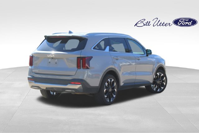 Used 2025 Kia Sorento EX FWD image 5