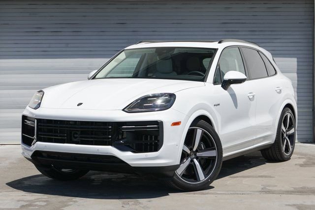 New 2025 Porsche Cayenne Turbo image 1