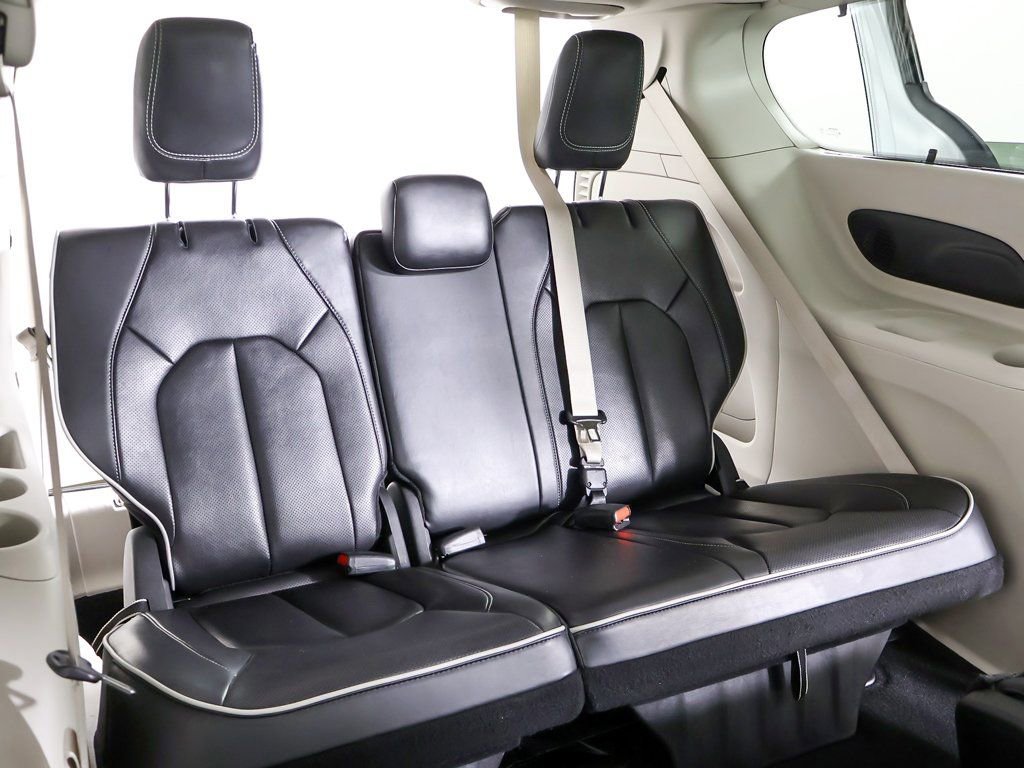 Used 2024 Chrysler Pacifica Limited image 42