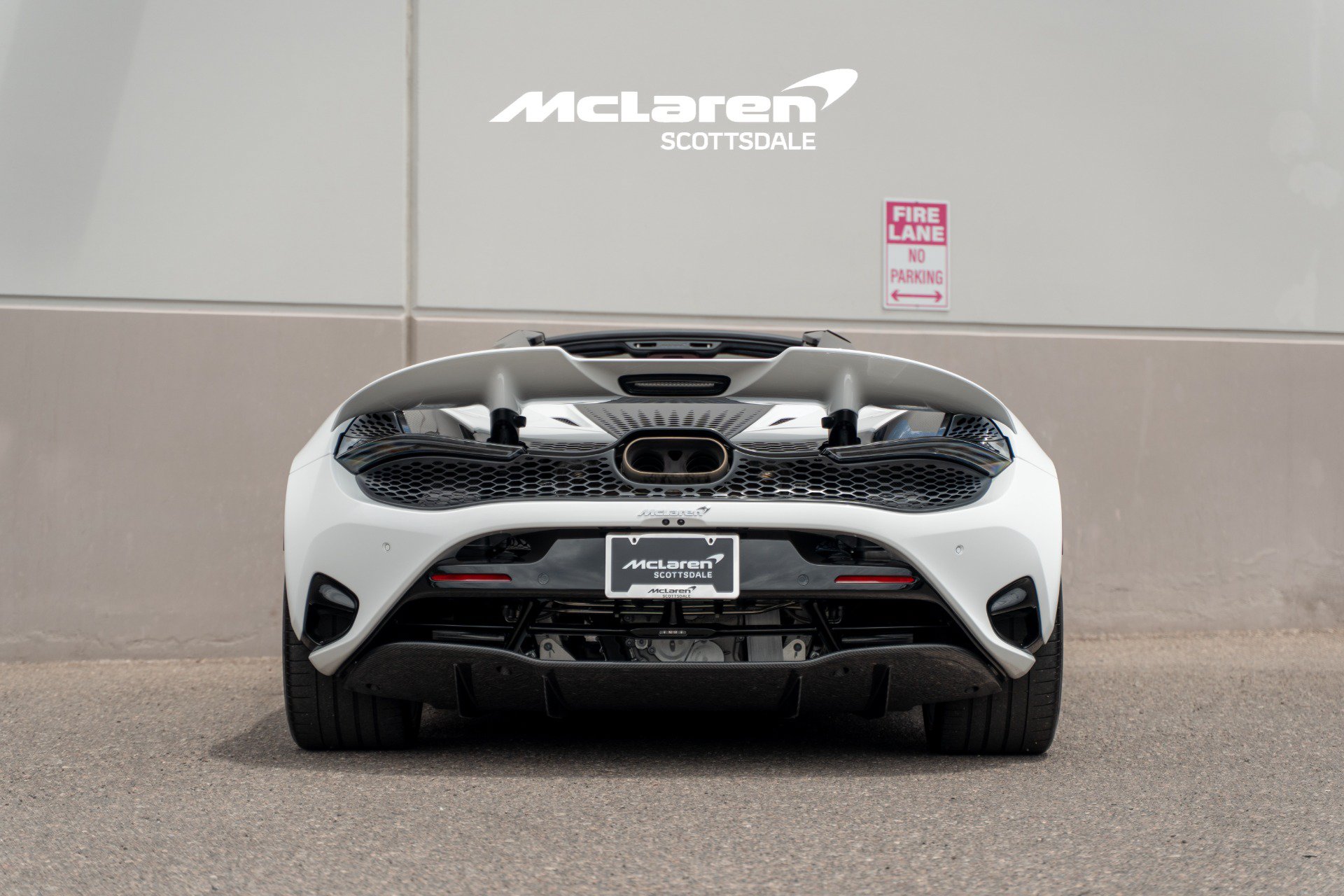 Used 2024 McLaren 750S Spider RWD image 6