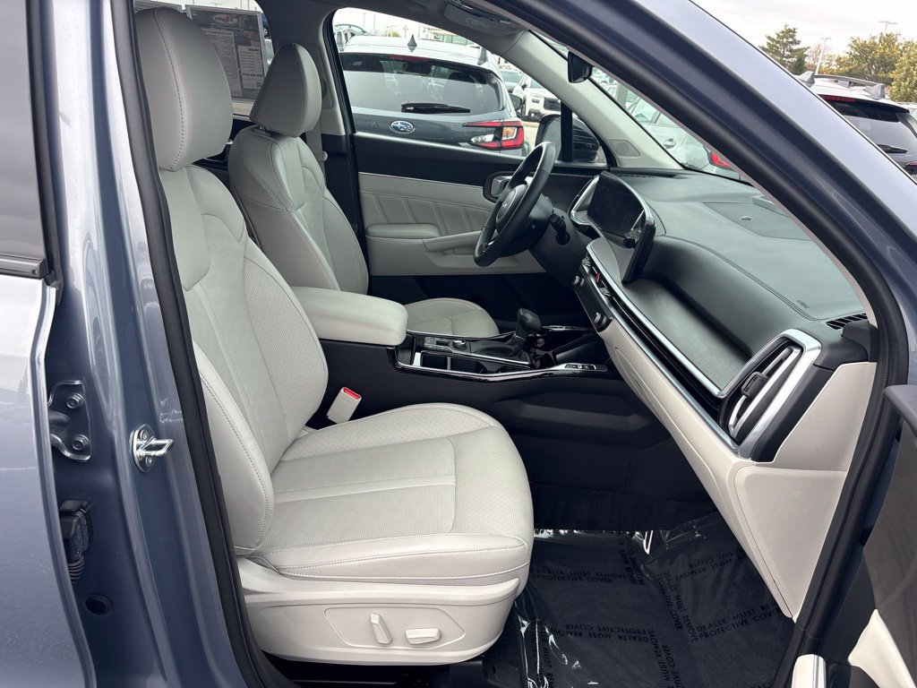 Used 2024 Kia Sorento SX AWD/4WD image 10