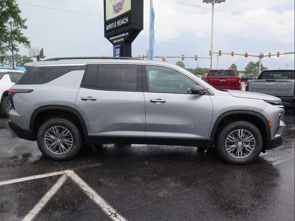 New 2026 Chevrolet Traverse LT w/ Enhanced Driving Package image 2