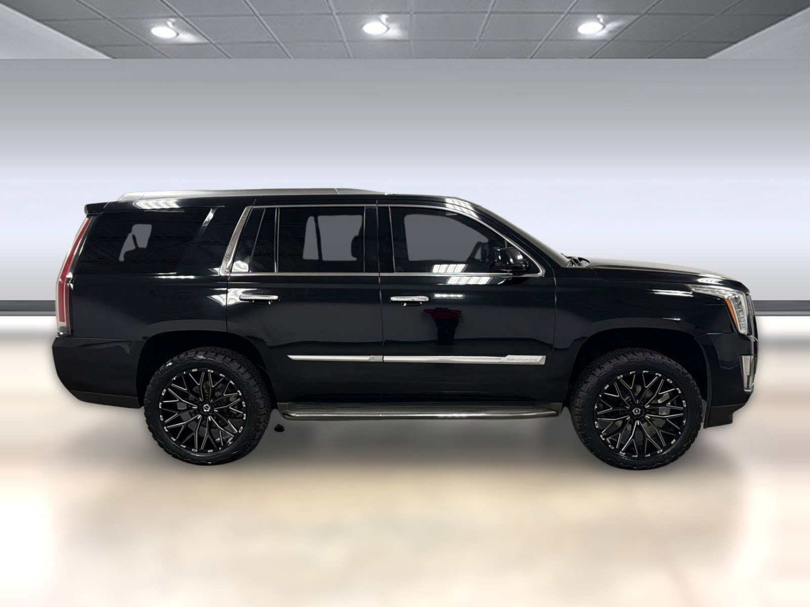 Used 2015 Cadillac Escalade Luxury image 7