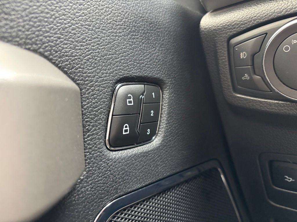 Used 2019 Ford F250 Lariat w/ Lariat Ultimate Package AWD/4WD image 31