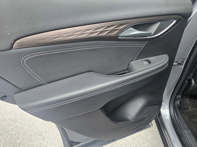 Used 2022 Buick Envision Avenir w/ Technology Package II image 13