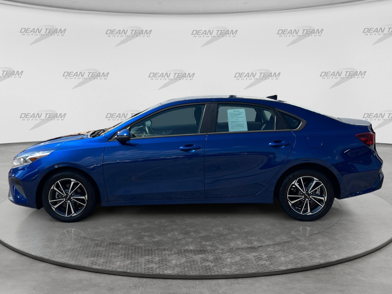 Used 2022 Kia Forte LXS w/ LXS Technology Package FWD image 4