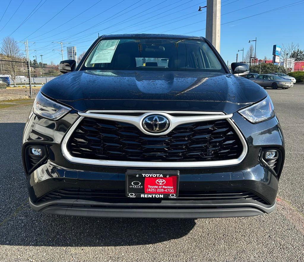 Certified 2025 Toyota Highlander LE image 2