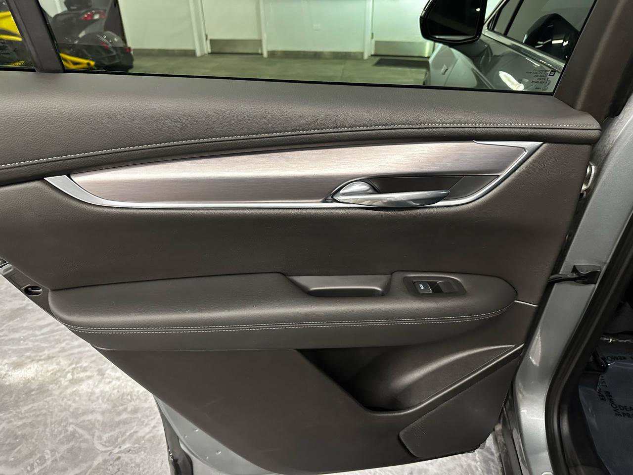 Used 2023 Cadillac XT6 Luxury AWD/4WD image 12