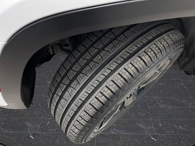 Used 2023 Jeep Grand Cherokee Limited w/ Luxury Tech Group II image 37