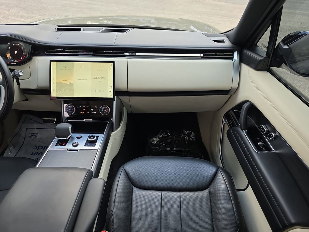 Used 2022 Land Rover Range Rover SE AWD/4WD image 16