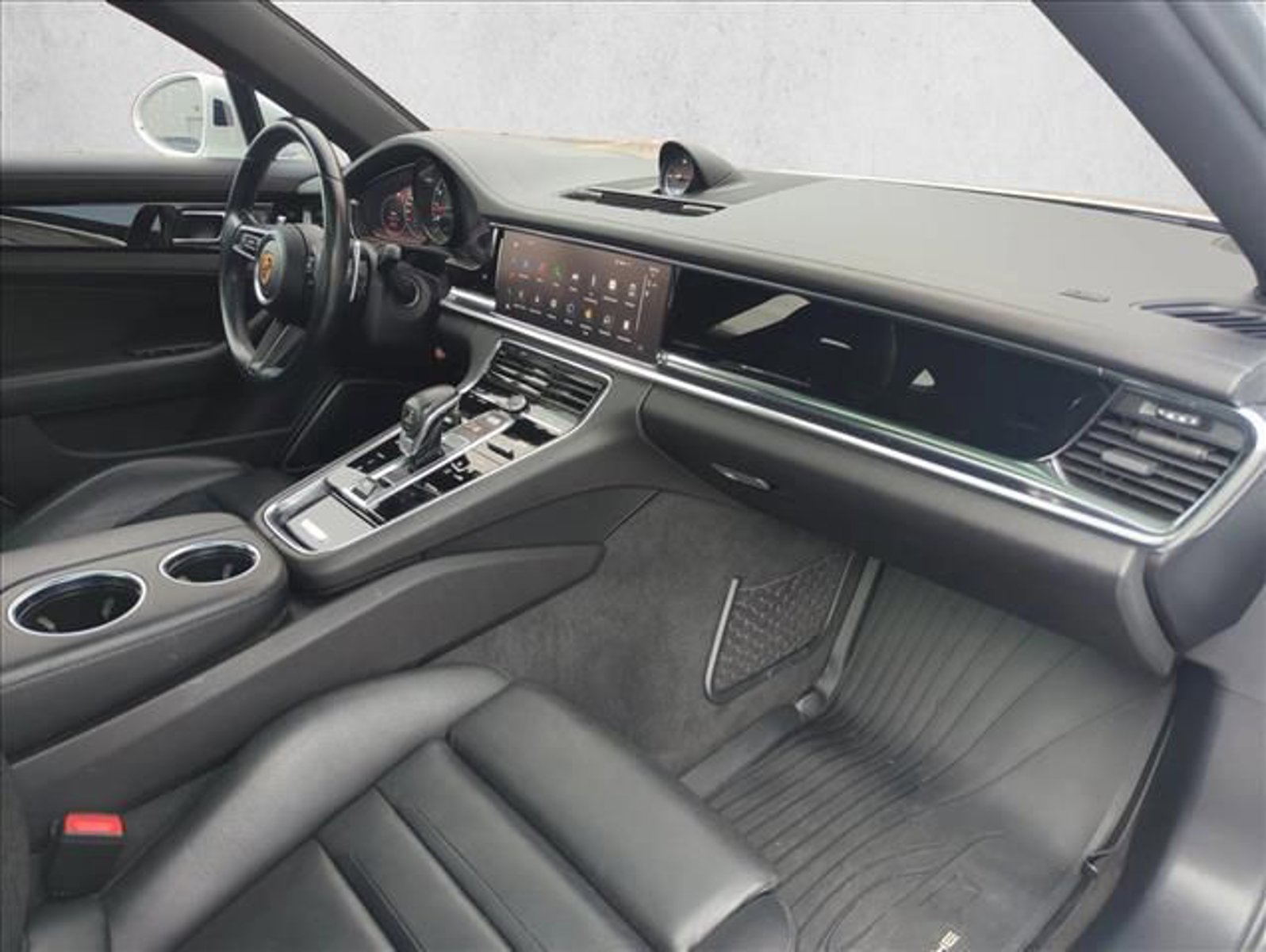 Used 2022 Porsche Panamera 4 w/ Premium Package image 29
