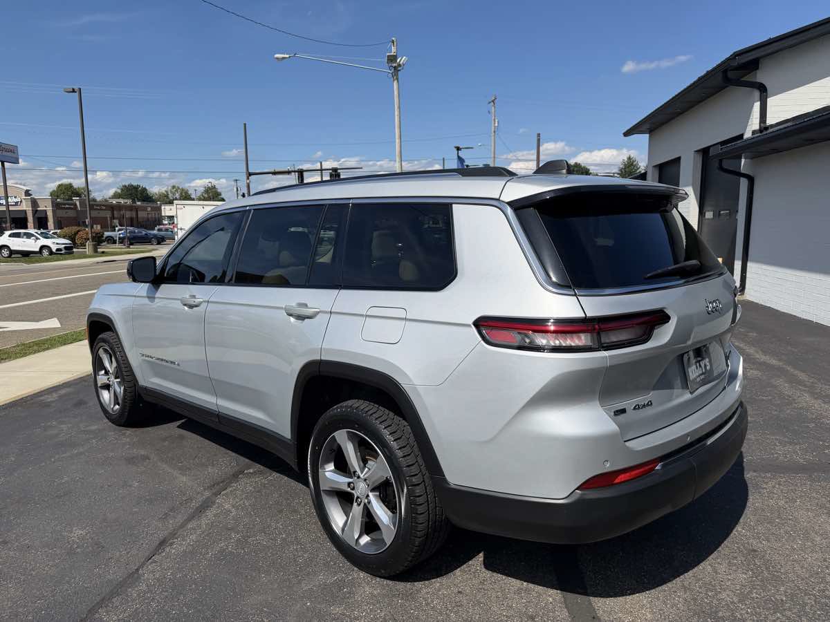 Used 2021 Jeep Grand Cherokee L Limited AWD/4WD image 3