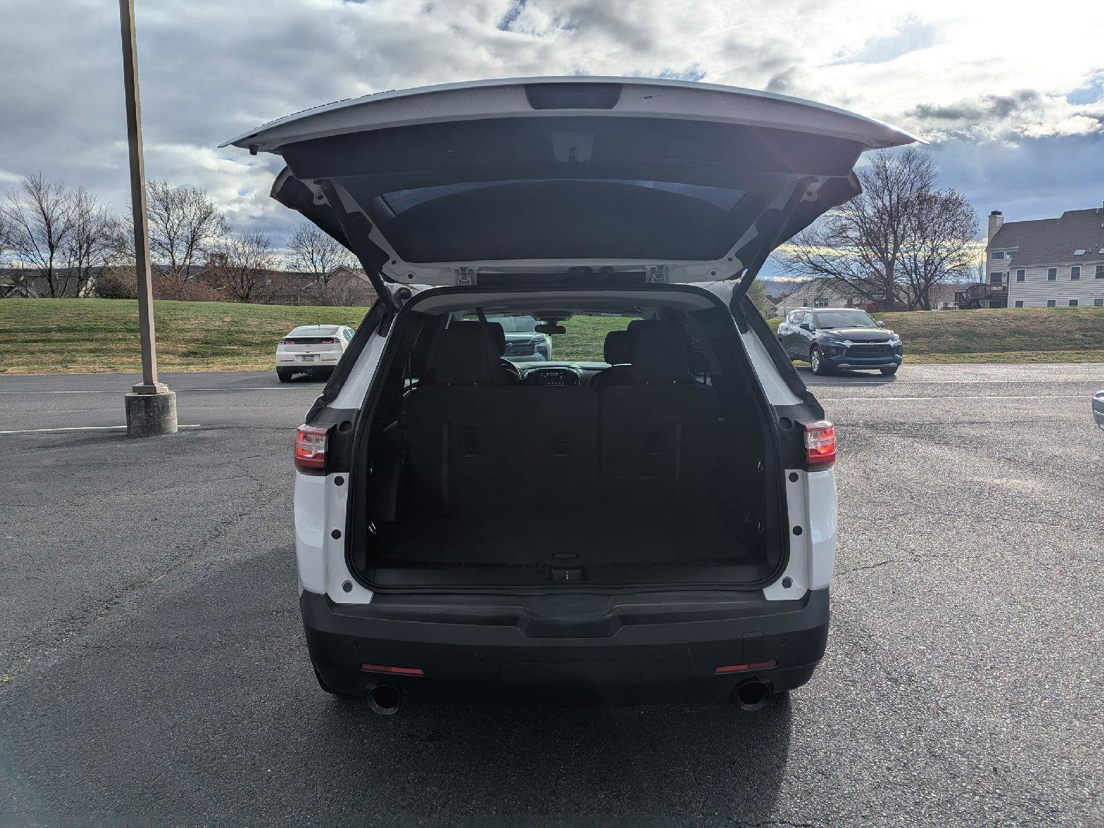 Used 2019 Chevrolet Traverse LT w/ LPO, Blackout Package image 15