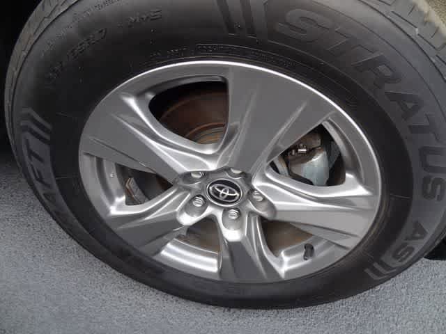 Certified 2024 Toyota RAV4 XLE FWD image 15